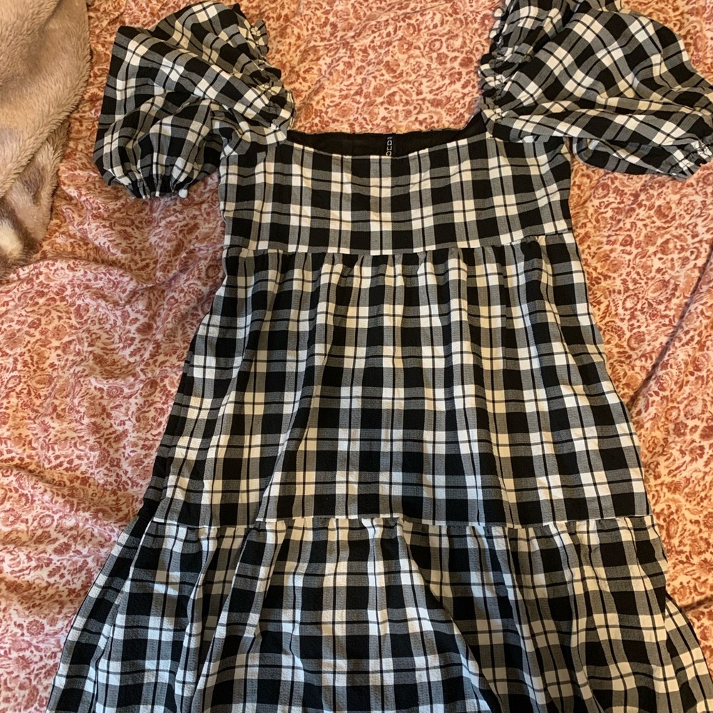 black and white checkered H&M dress